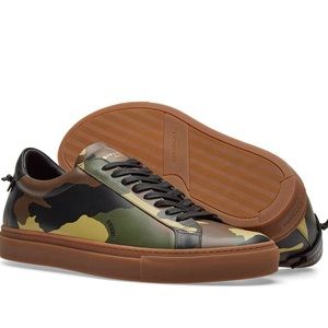 Givenchy Camo classic low sneaker